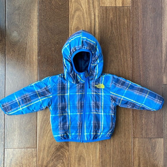 Infant boys blue North face reversible jacket size 3-6 months - Picture 3 of 4